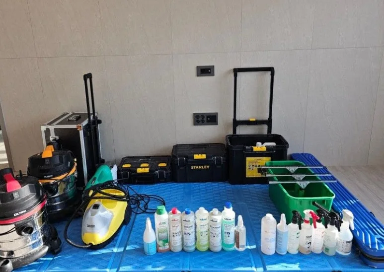 아산 창틀·샷시 먼지 제거 모습